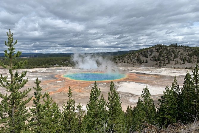 2-Day Yellowstone National Park Upper and Lower Loop Exploration - Day 1: Grand Teton, geysers, and Mammoth Hot Springs