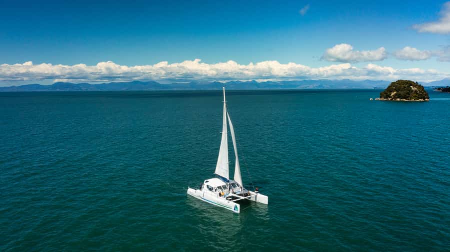 Abel Tasman National Park: Cruise, Walk & Sailing Tour - Walking the Pitt Head loop