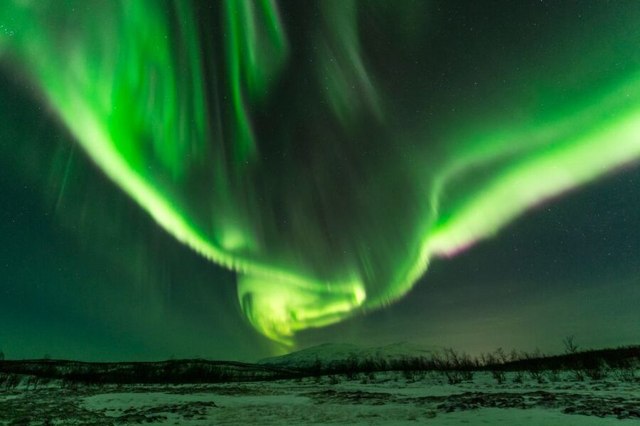 Abisko: National Park Northern Lights Photo Tour - The 4x4 chase and snowmobile sleigh