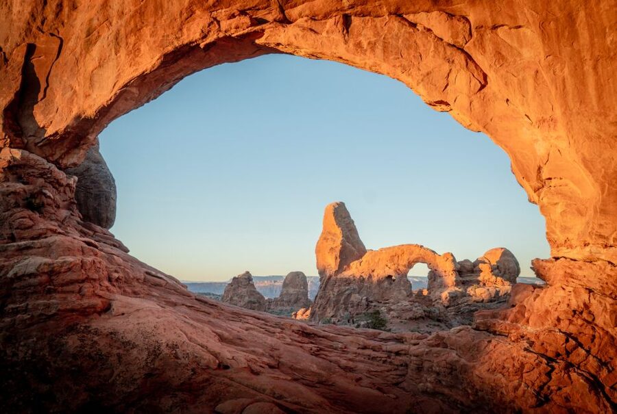 Arches National Park: Sunset Pavement Van Tour - La Sal Mountains, Petrified Dunes, and Panorama Point