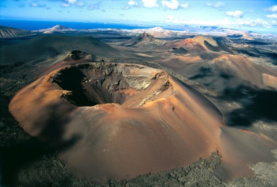 Arrecife/Playa Blanca: Timanfaya National Park Area Day Tour - The Volcanoes Route by coach
