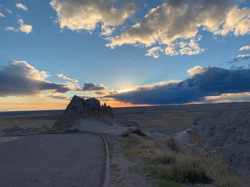 Badlands National Park Private Tour - Finishing in Scenic, a ghost town with a story