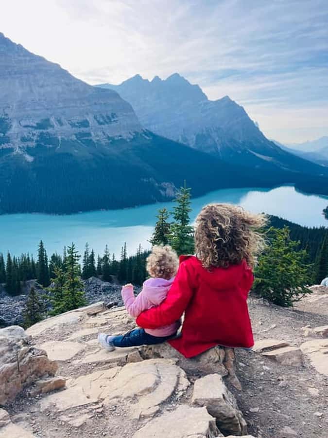 Banff and Jasper National Parks: Tour with Transport - What the guides add to the day