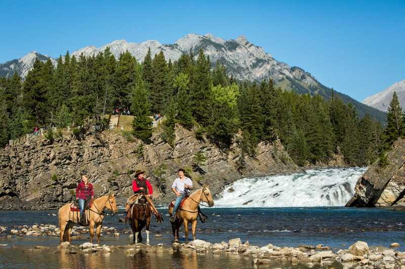 Banff National Park: 1-Hour Spray River Horseback Ride - What the guides add to the experience