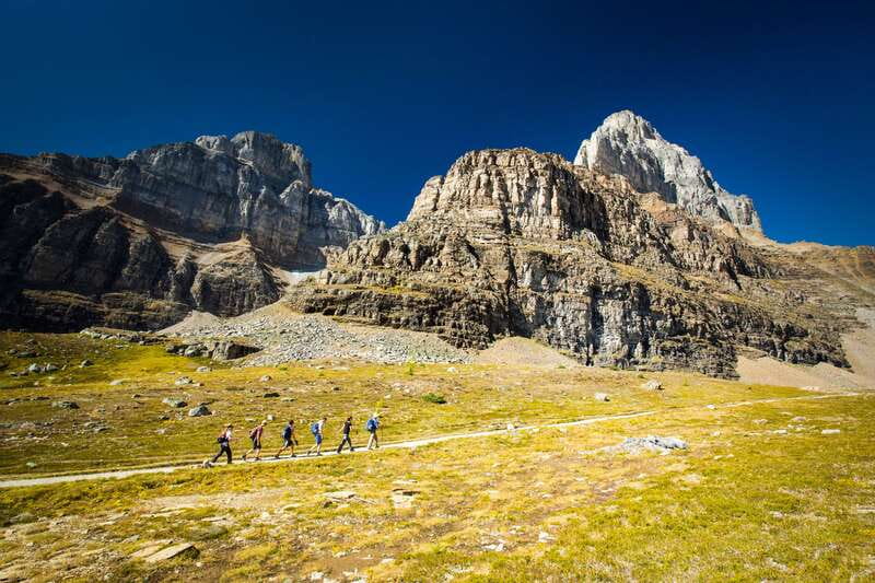 Banff National Park: Guided Signature Hikes with Lunch - Lunch, clothing, and what to carry