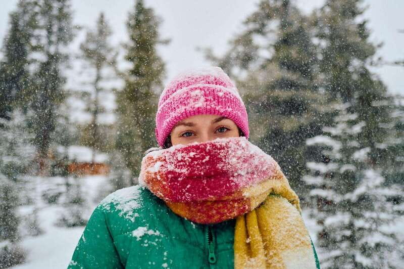 Banff: Winter Wilderness Walk with Wildlife Tracking - 2hrs - Starting at Cave and Basin National Historic Site