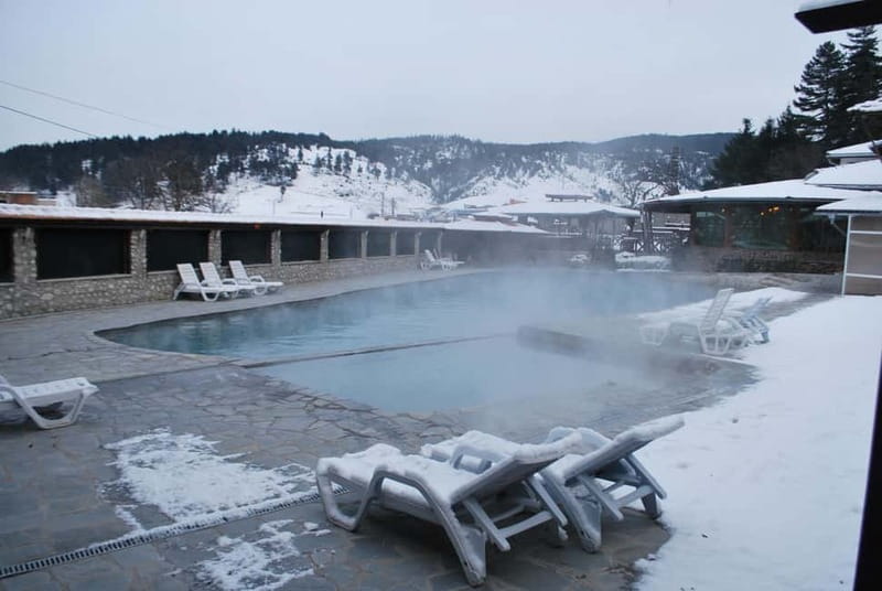 Bansko: Easy snowshoeing Pirin National Park & thermal spa - Why the mountain hut stop matters