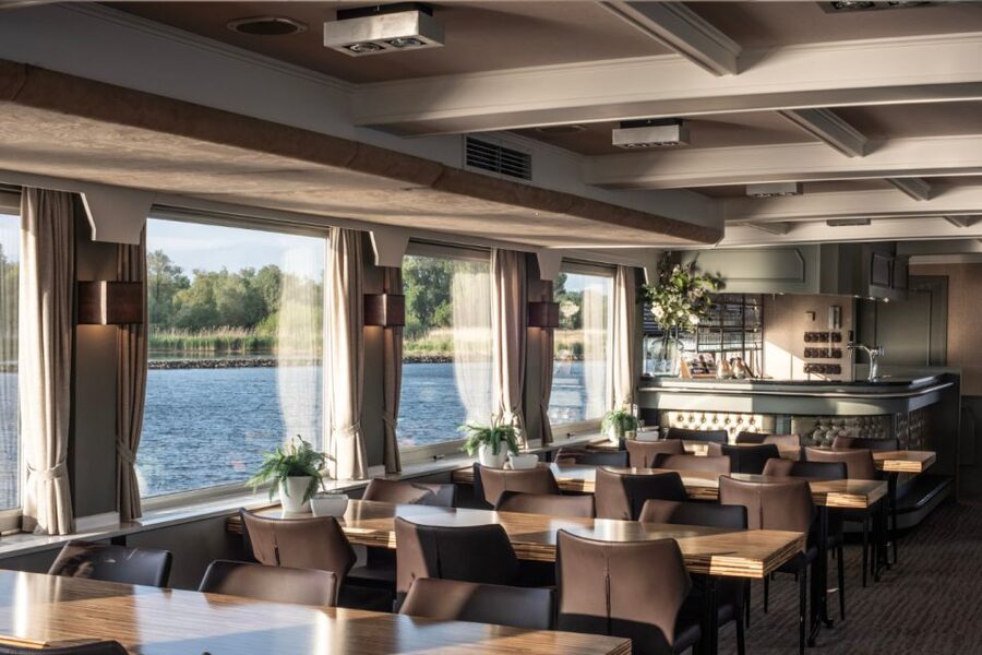 Biesbosch: Boat Cruise through National Park - Leaving Drimmelen for the Biesbosch