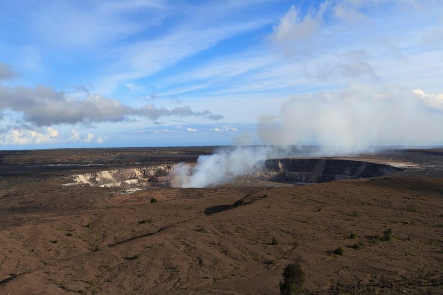 Big Island: Hawaii Volcanoes National Park and Hilo Tour - Lunch in Volcano Village