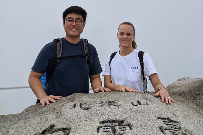 Bukhansan National Park: The Summit Course - Baek-un-dae and the rope-assisted final section