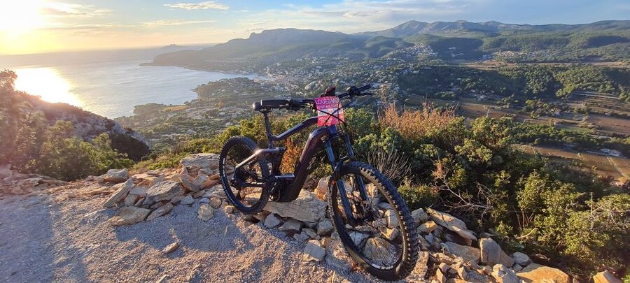 Calanques National Park: E-Mountain Bike with Virtual Guide - Starting beside the pool in Cassis