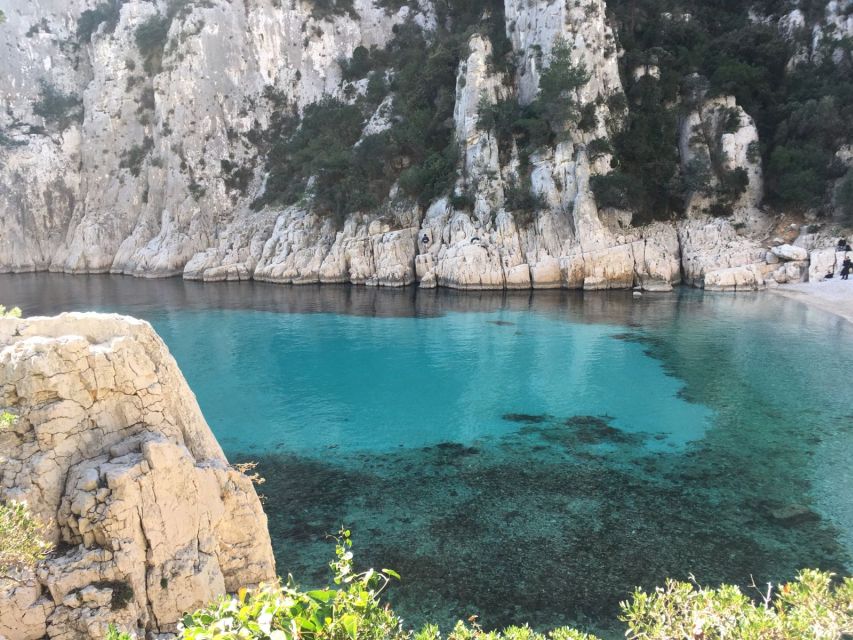 Calanques National Park: E-Mountain Bike with Virtual Guide - Following gravel tracks into the Calanques