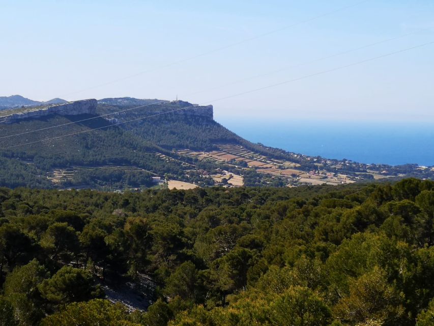 Calanques National Park: E-Mountain Bike with Virtual Guide - Who will enjoy this most