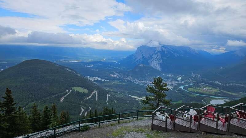 Calgary: 2-Day Banff National Park Highlights Summer Tour - Lake Louise brings the classic Banff view