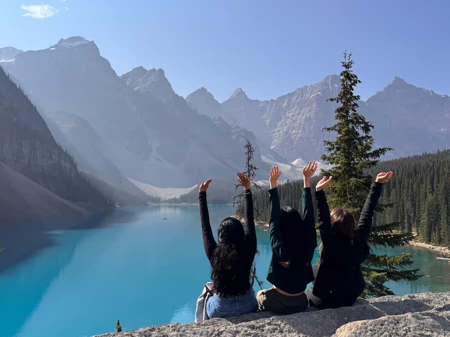 Calgary/Canmore: Banff National Park & Lake Louise Day Trip - The small van and the guide-led format