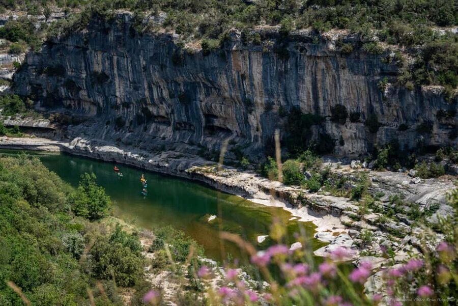 Canoe/Kayak descent of the Ardèche Nature Reserve: 5 hours - approx. 24 km - Why this Ardèche route feels different