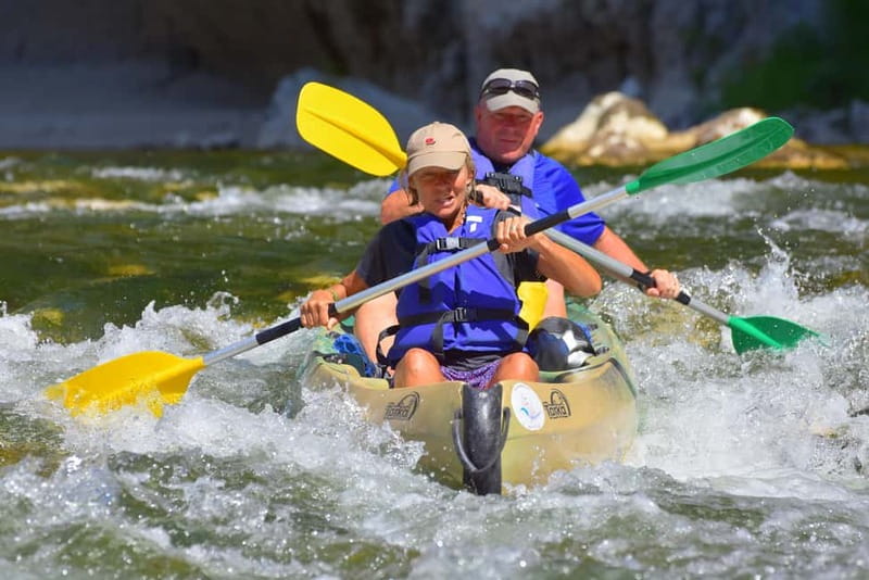 Canoe/Kayak descent of the Ardèche Nature Reserve: 5 hours - approx. 24 km - The briefing and equipment you receive