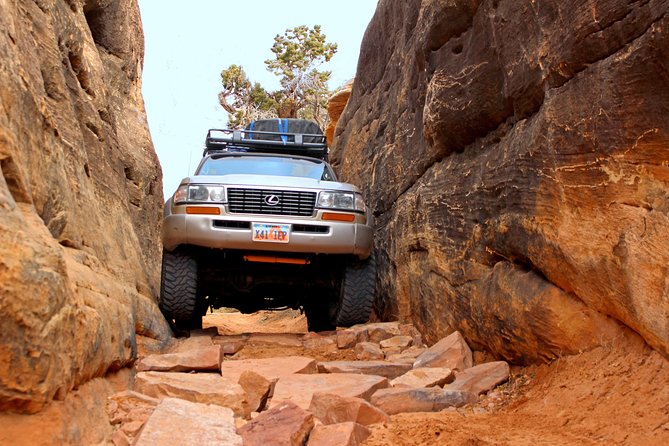 Canyonlands National Park Needles District by 4x4 - Starting in Moab and heading toward Chesler Park