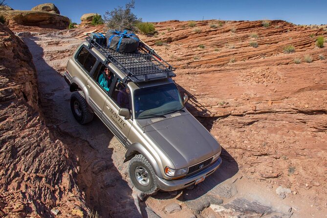 Canyonlands National Park Needles District by 4x4 - Lunch with a view, plus plenty of water
