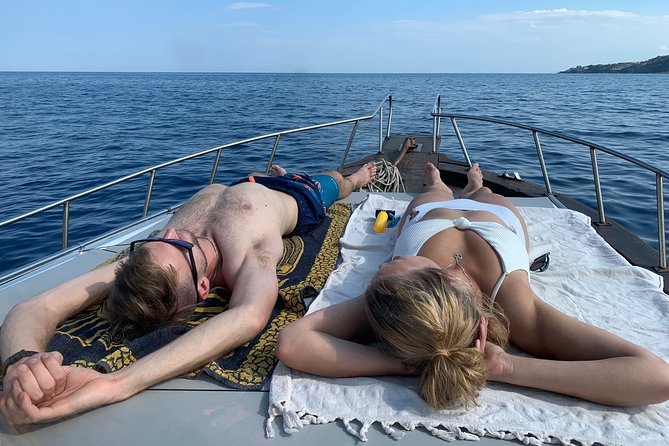 Catania: Cyclops Islands & Timpa Nature Reserve Boat Tour - What you might see under the surface