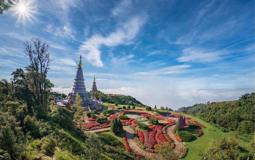 Chiang Mai:Doi Inthanon National Park & Hike at Kew Mae Pan - Royal Pagodas with a dress code