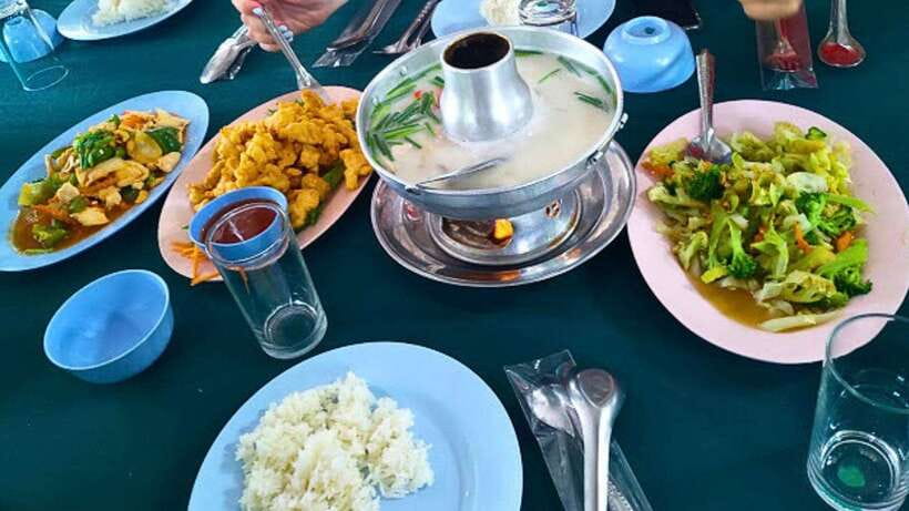 Chiang Mai:Doi Inthanon National Park & Hike at Kew Mae Pan - Hmong market, lunch, and the shopping question
