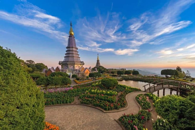 Chiang Mai: Doi Inthanon National Park Sightseeing Tour - The King and Queen Pagodas above the clouds
