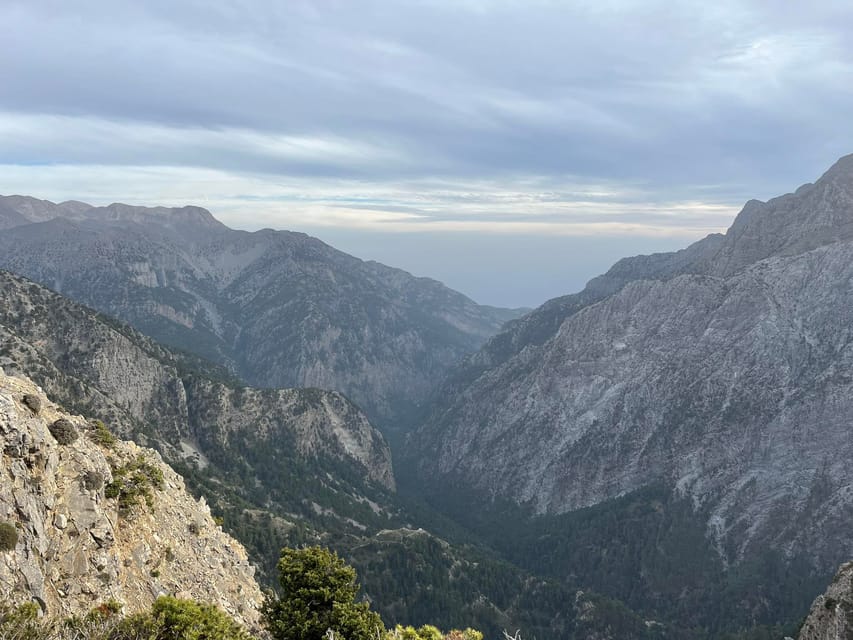 Crete: White Mountains Preserve Day Tour - Therisso village and a proper Cretan lunch