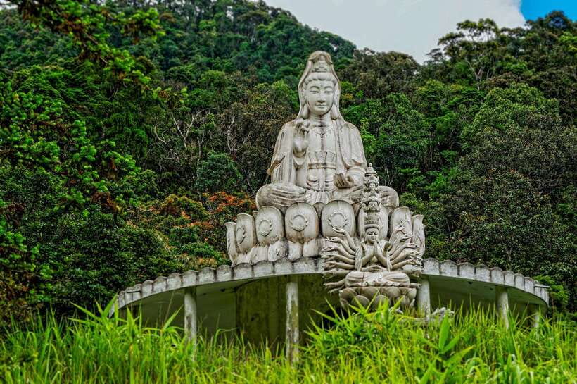 Da Nang: Bach Ma National Park Trek And Beach Retreat - What to wear and carry for the trail