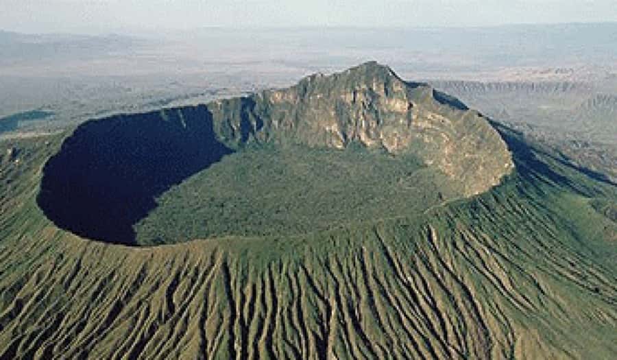 DAY TOUR TO MOUNT LONGONOT NATIONAL PARK- WITH PARK FEES - Leaving Nairobi at 6 a.m. for the Rift Valley