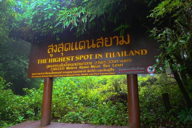 Doi Inthanon National Park with Nature Trail Trekking 1-Day Tour - The King and Queen Pagodas deserve unhurried time
