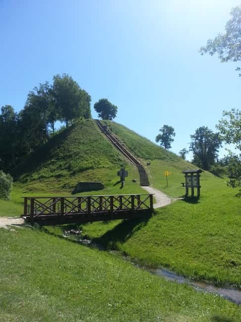 Dzukija National Park and Grutas Park: Full-Day Tour - Grutas Park turns Soviet history into an outdoor walk