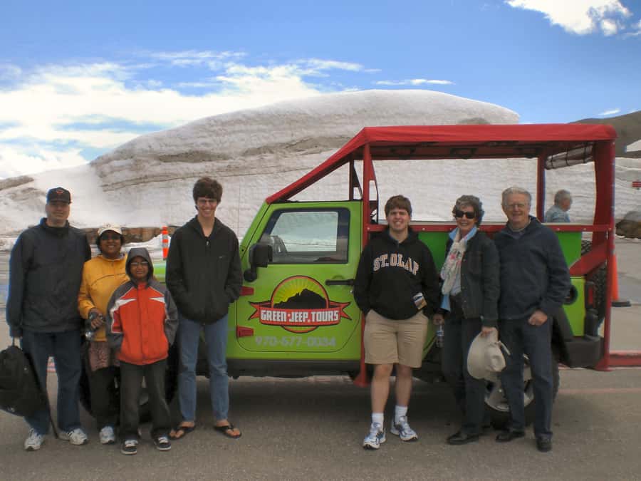 Estes Park: Rocky Mountain National Park Safari Tour - Climbing toward the alpine lakes