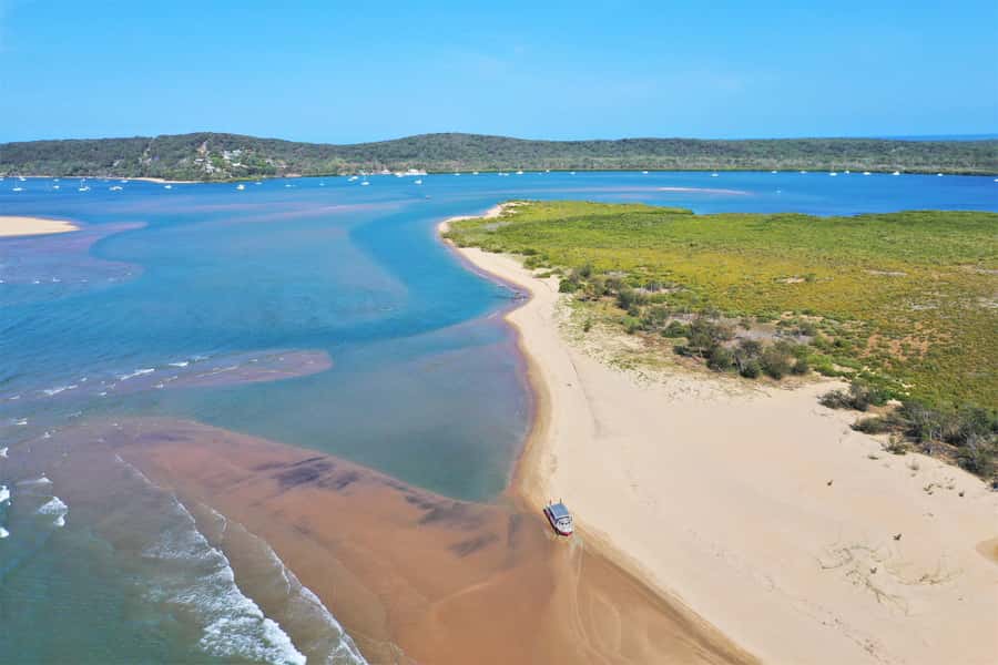 Eurimbula National Park Tour: Picnic on the Beach - Arriving at the golden beach