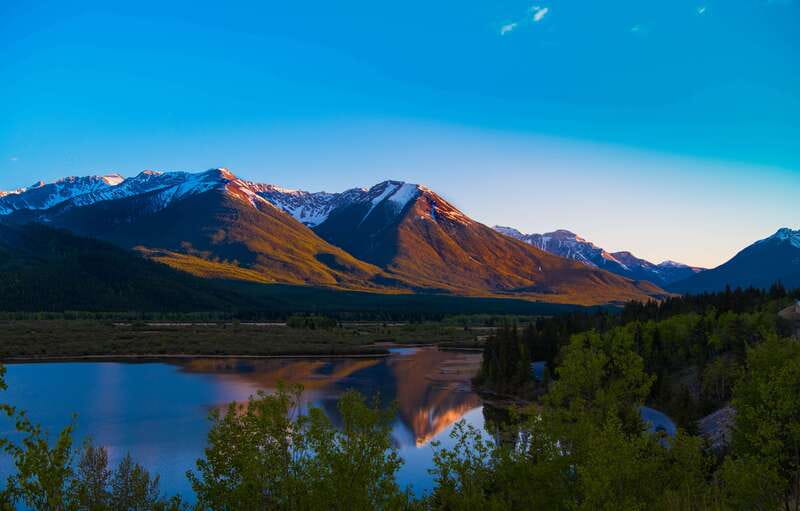 From Banff/Canmore: Deep 1 Day Tour in Banff National Park - Bow Falls, Surprise Corner, and the Hoodoos Trail