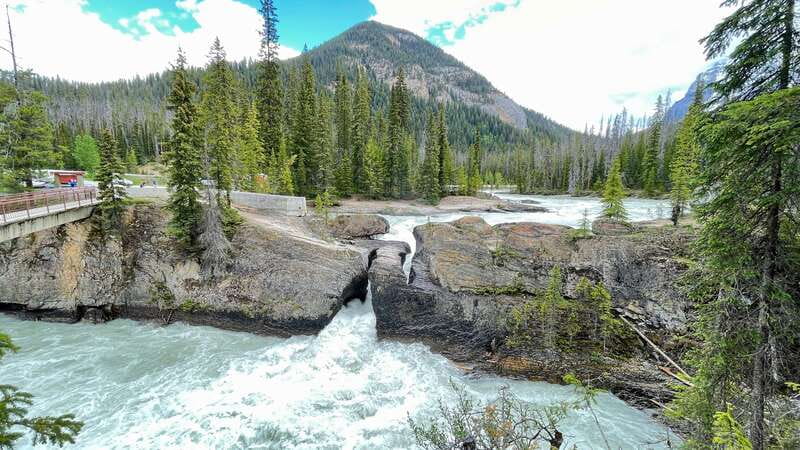 From Calgary: Banff & Yoho National Parks Private Day Tour - A look at Banff town