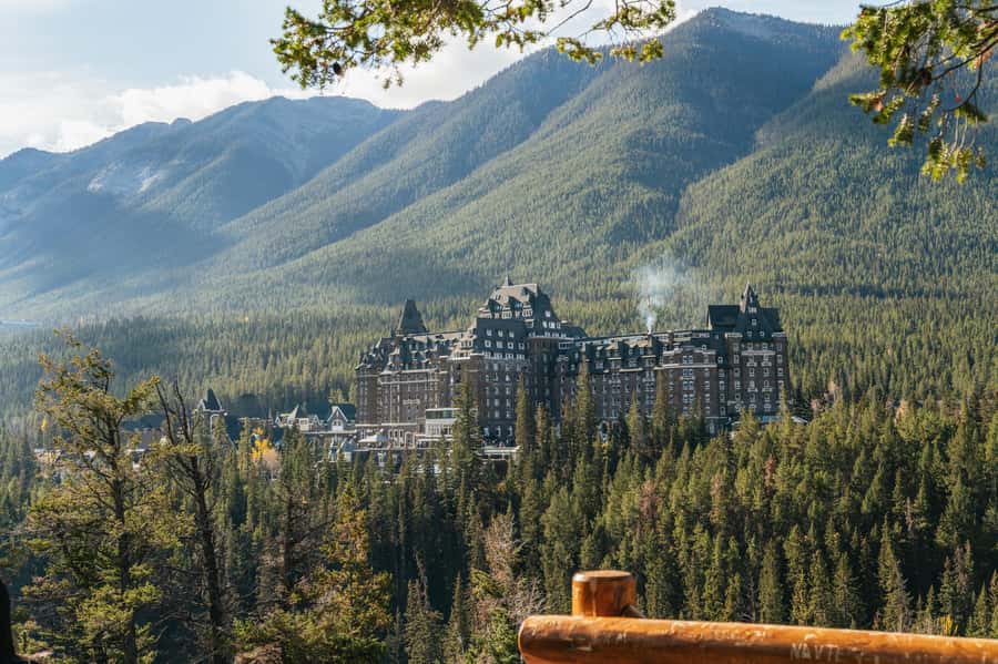 From Calgary: Private Banff National Park Day Trip - Moraine Lake and the value of a driver
