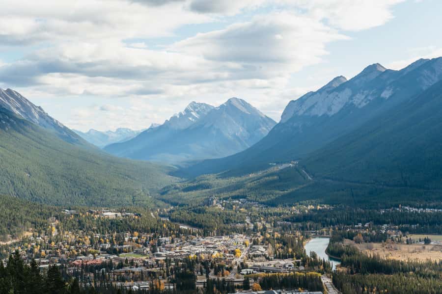 From Calgary: Private Banff National Park Day Trip - The drive from Calgary into Banff National Park