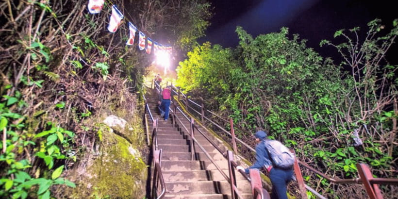 From Kandy: Adams Peak Guided hike via Peak Wilderness - Breakfast and the Murray estate descent