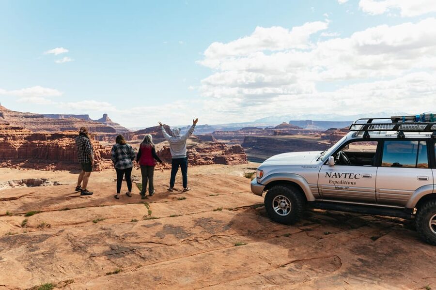From Moab: Sky District Canyonlands National Park 4x4 Tour - Riding the White Rim Trail and Shafer Trail