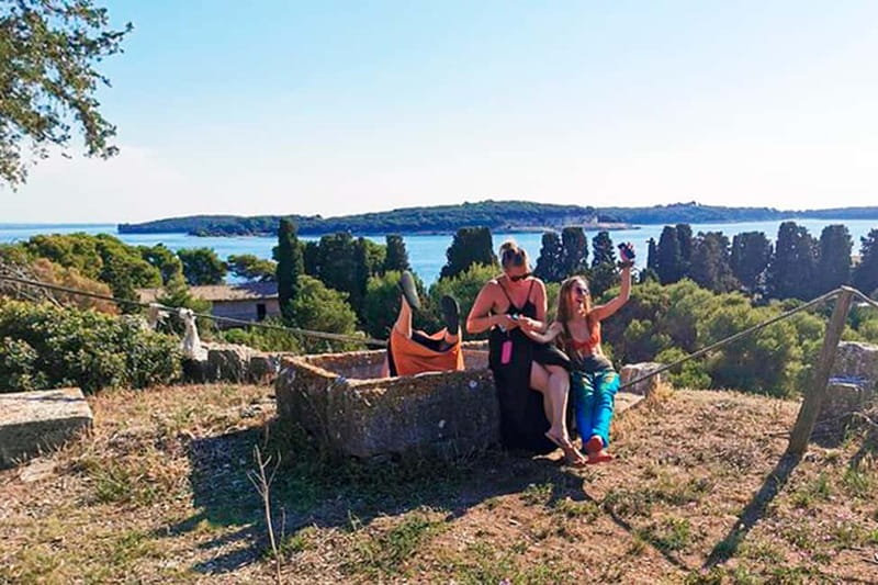 From Pula: Island Stop and National Park Day Cruise - Sveti Jerolim, the island stop with snorkeling