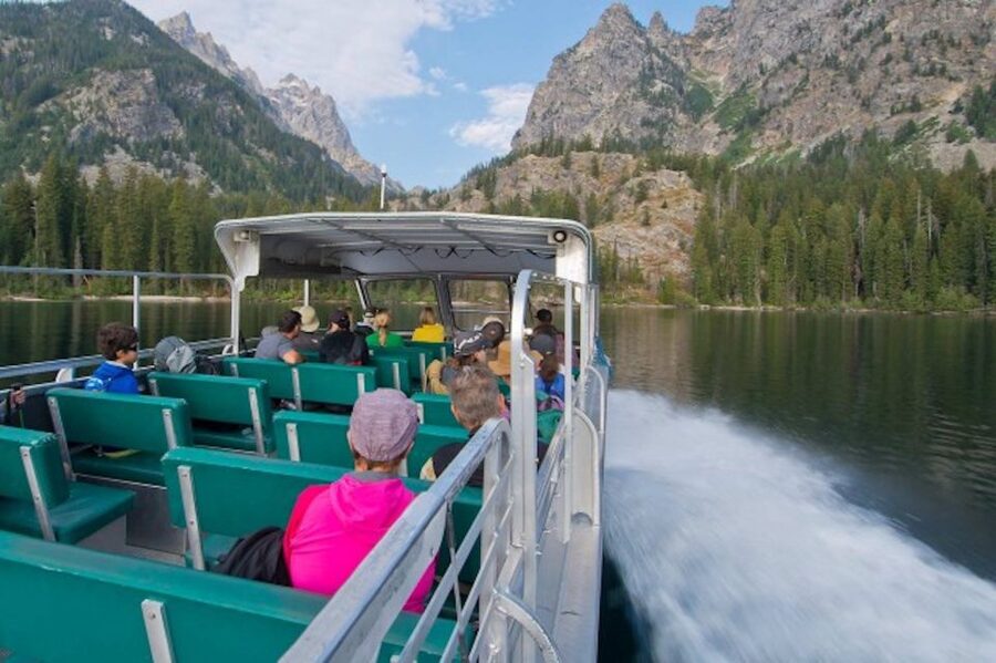 Grand Teton National Park: Full-Day Tour with Boat Ride - Mormon Row and Antelope Flats: the classic Teton view