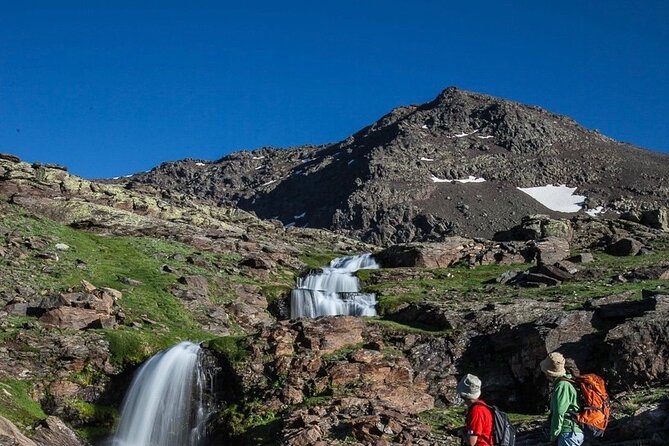 Hiking experience in the High Sierra Nevada National Park - The high points of this Sierra Nevada day