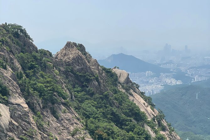 Hiking in Seoul : Bukhansan National Park - Key points to know before you book
