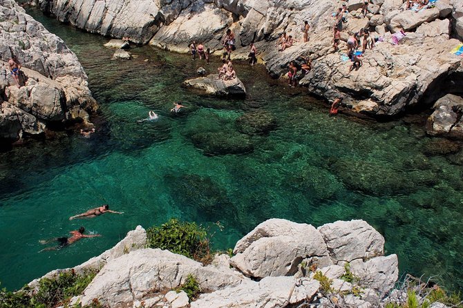 Hiking in the Calanques National park from Marseille - Who should book this Calanques outing?
