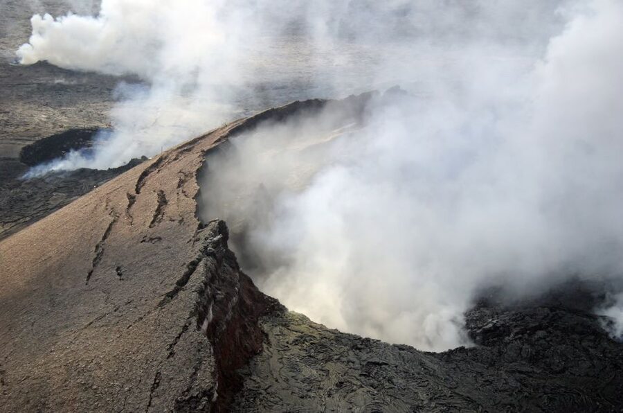 Hilo: Hawaii Volcanoes National Park Flight - What the Pilot Adds to the Flight