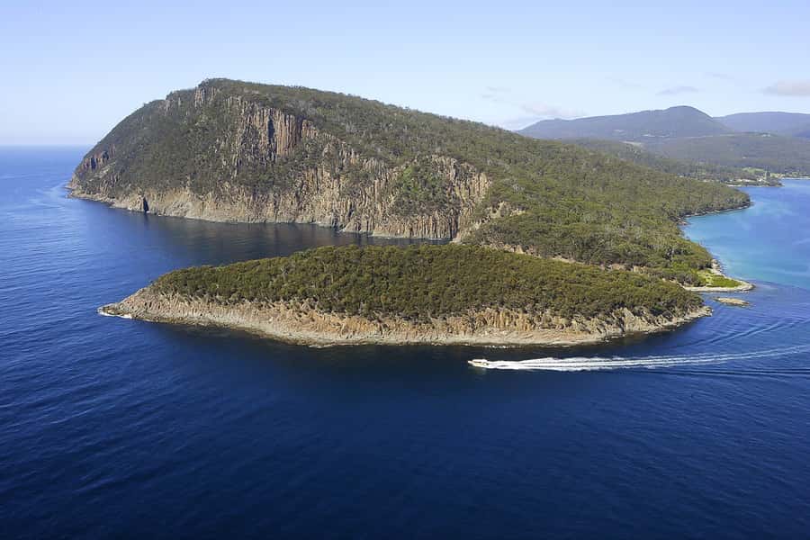 Hobart: Bruny Island Wilderness Coast Eco Cruise with Lunch - The afternoon island tour and return to Hobart