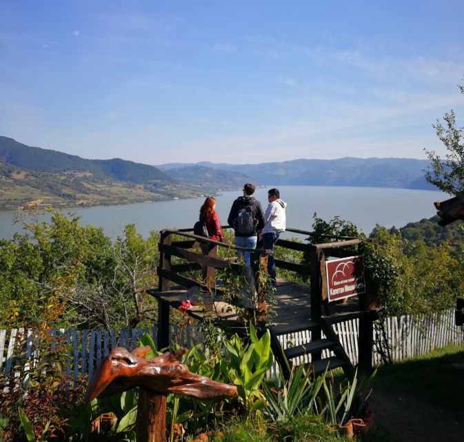 Iron Gate Tour: Golubac Fortress, Lepenski Vir+National Park - The small-group guide makes the difference