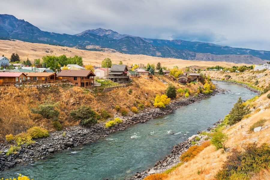 Jackson: 2-Day Yellowstone National Park Tour with Lunches - Why two days makes sense from Jackson