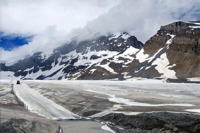 Jasper National Park 2-Day Tour: Maligne Lake & Columbia Icefield - Maligne Lake: the morning centerpiece